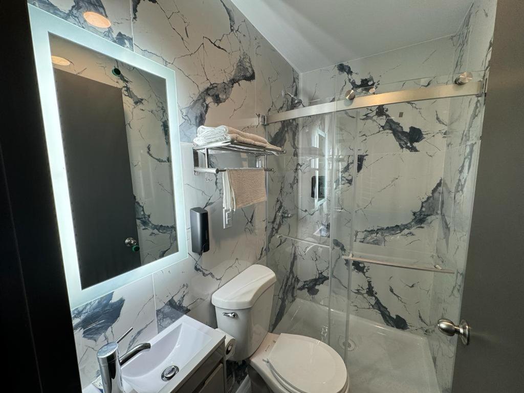 Moon Hotel Brooklyn New York Bagian luar foto